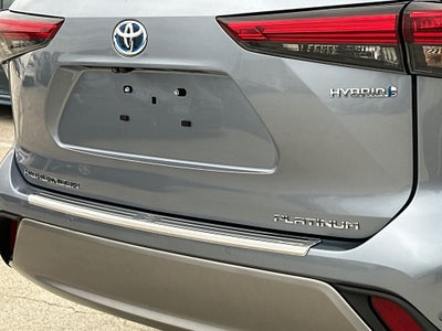 2023 Toyota Highlander Hybrid Platinum