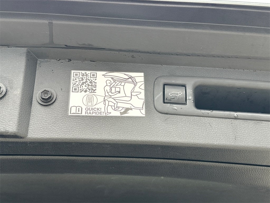 2023 Toyota Highlander Hybrid Platinum