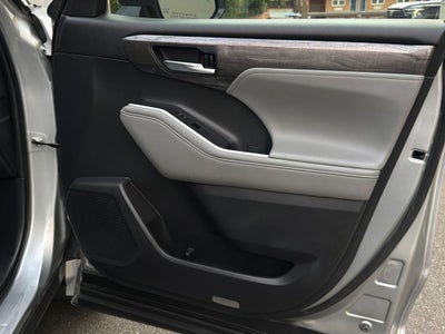 2021 Toyota Highlander Hybrid Platinum