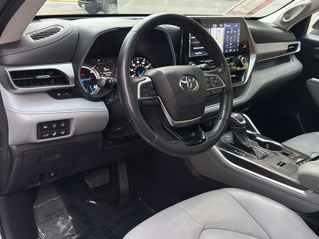 2021 Toyota Highlander Hybrid Platinum