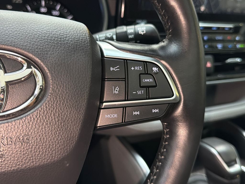 2021 Toyota Highlander Hybrid Platinum