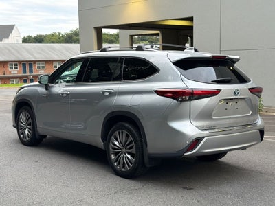 2021 Toyota Highlander Hybrid Platinum