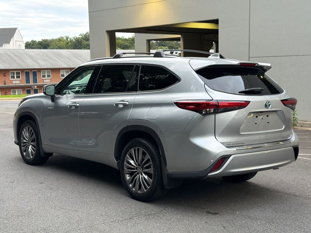 2021 Toyota Highlander Hybrid Platinum