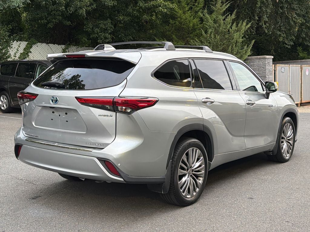 2021 Toyota Highlander Hybrid Platinum