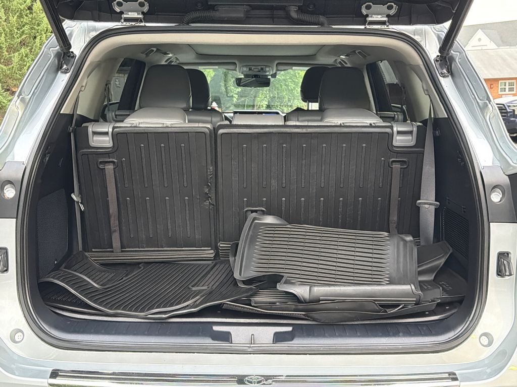 2021 Toyota Highlander Hybrid Platinum