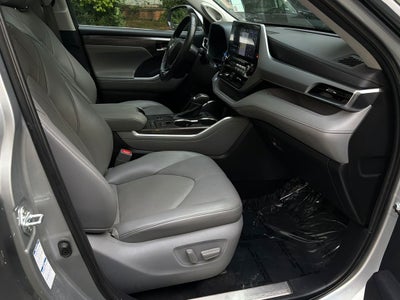 2021 Toyota Highlander Hybrid Platinum