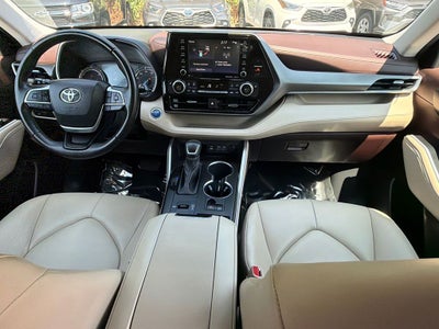 2022 Toyota Highlander Hybrid XLE