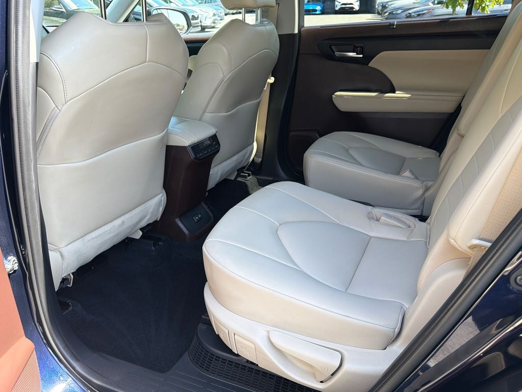 2022 Toyota Highlander Hybrid XLE