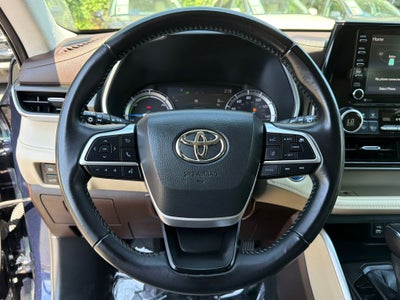 2022 Toyota Highlander Hybrid XLE