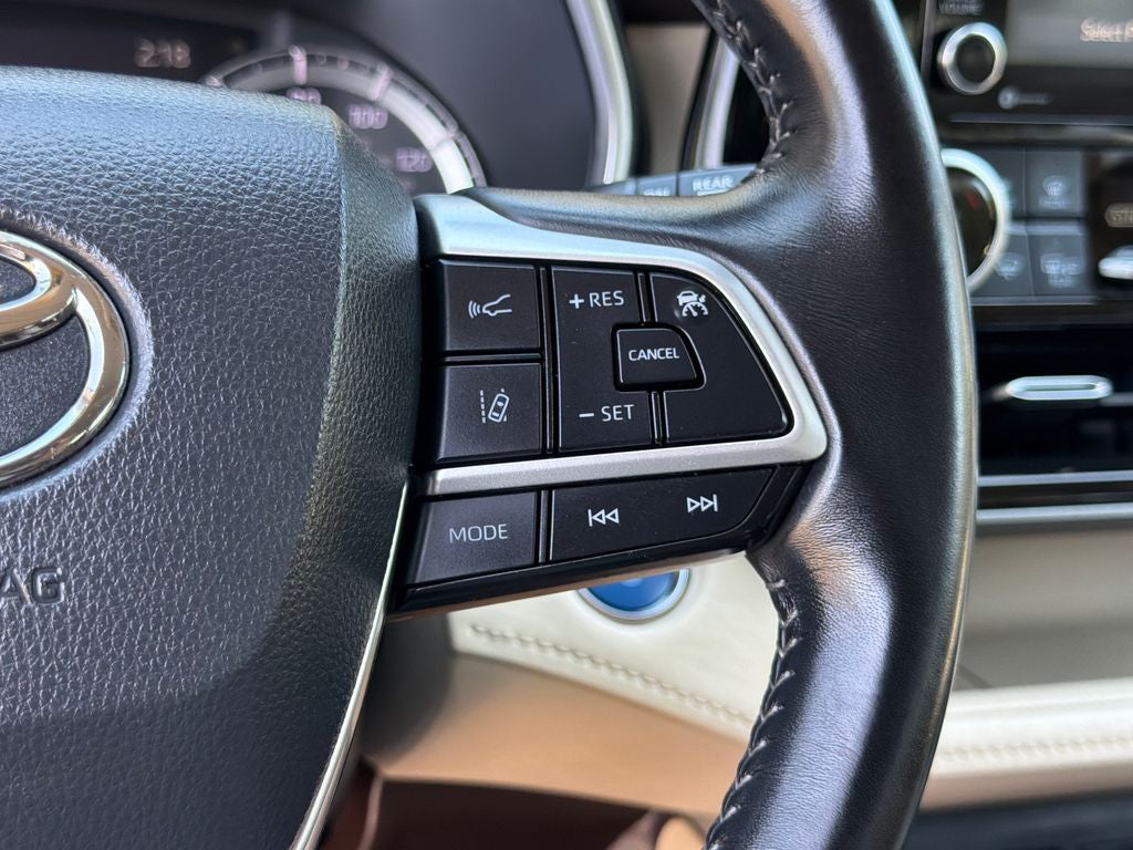 2022 Toyota Highlander Hybrid XLE