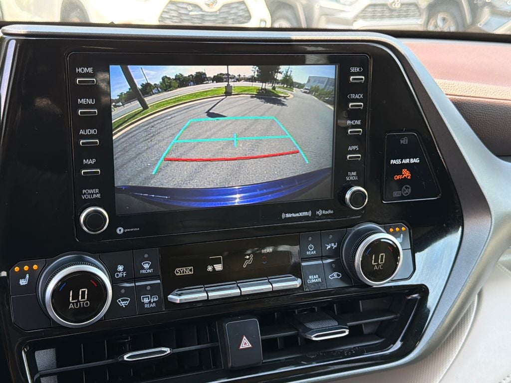 2022 Toyota Highlander Hybrid XLE