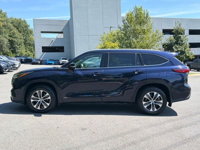 2022 Toyota Highlander Hybrid XLE