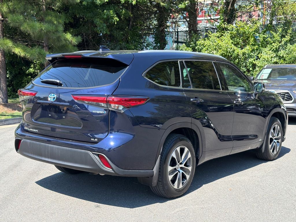 2022 Toyota Highlander Hybrid XLE