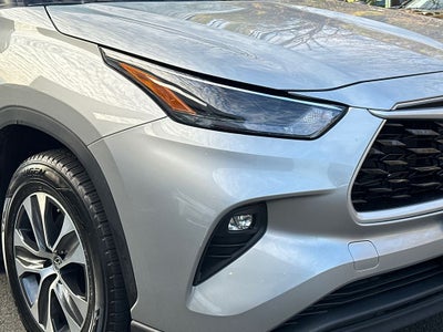 2022 Toyota Highlander Hybrid XLE