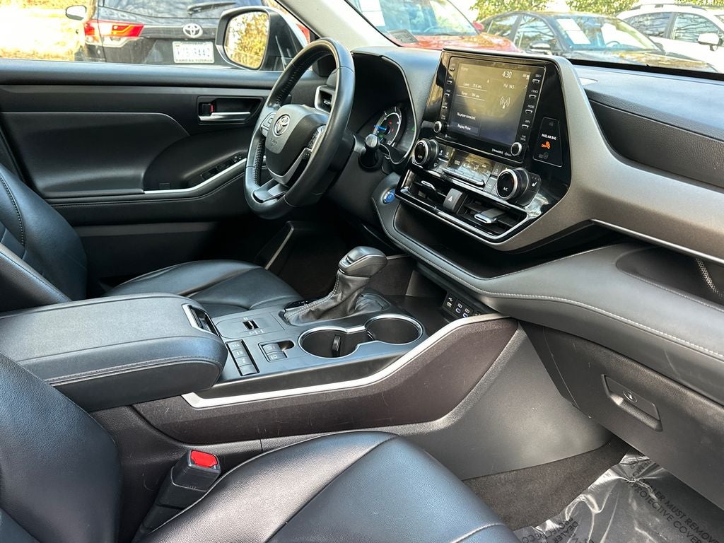 2022 Toyota Highlander Hybrid XLE