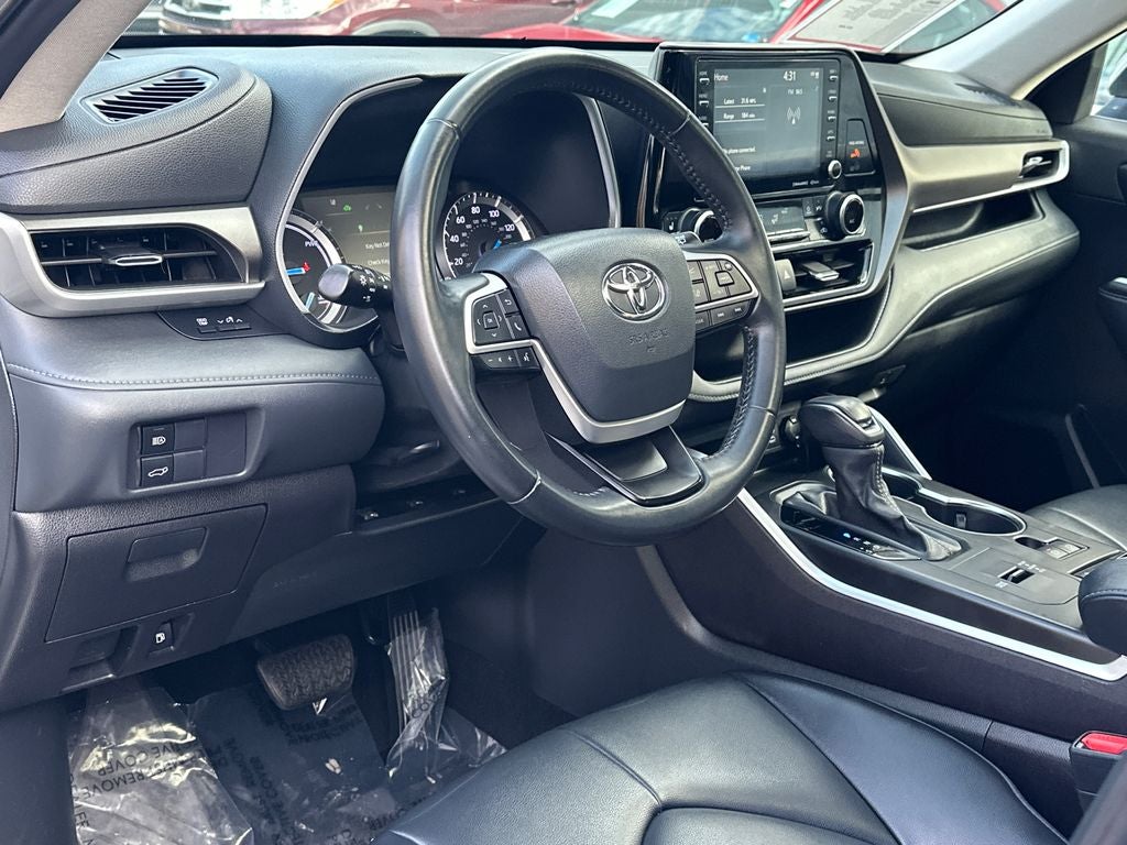 2022 Toyota Highlander Hybrid XLE