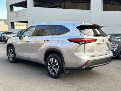 2022 Toyota Highlander Hybrid XLE