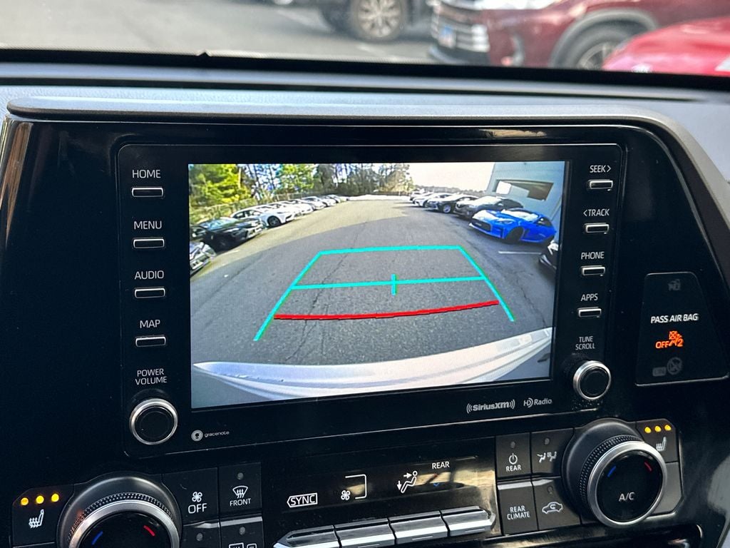 2022 Toyota Highlander Hybrid XLE