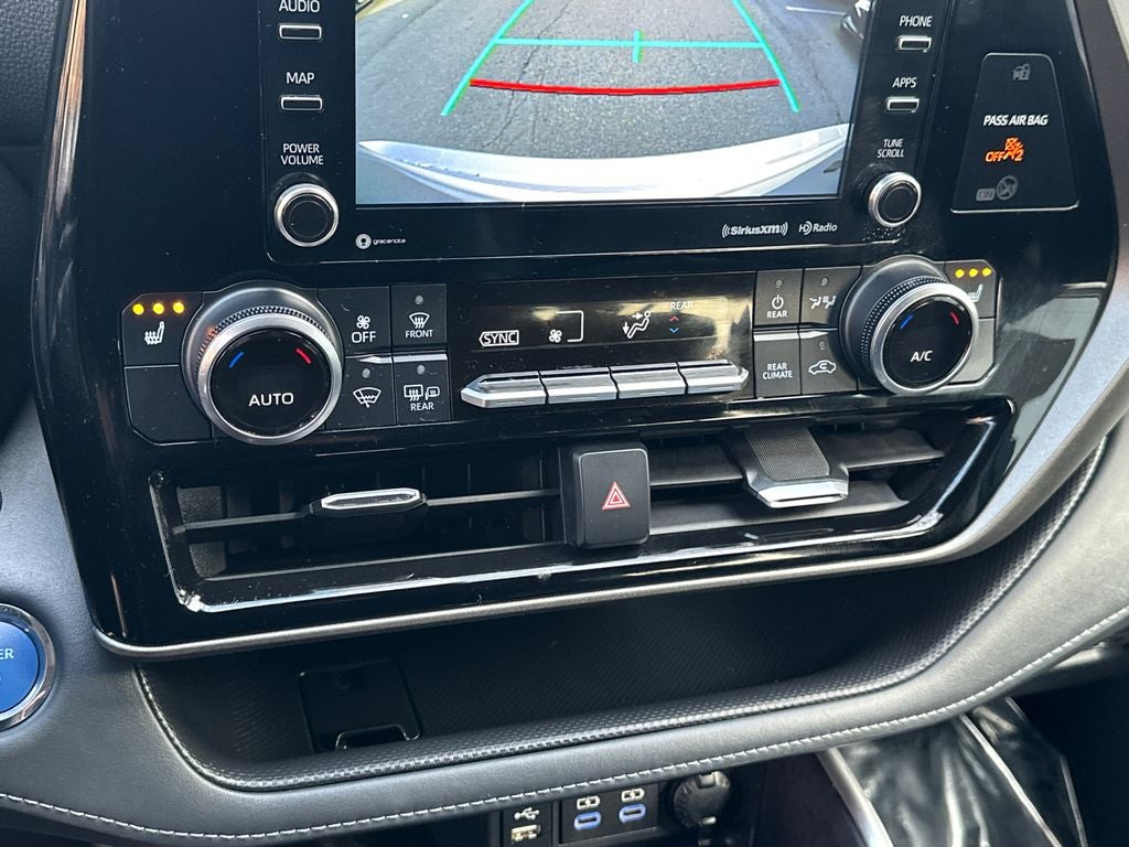 2022 Toyota Highlander Hybrid XLE