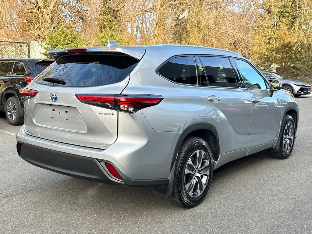 2022 Toyota Highlander Hybrid XLE