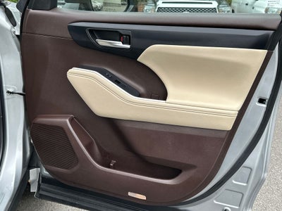 2022 Toyota Highlander Hybrid XLE