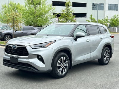 2022 Toyota Highlander Hybrid XLE