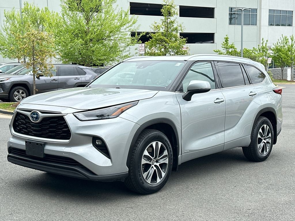 2022 Toyota Highlander Hybrid XLE