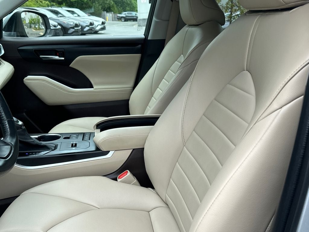 2022 Toyota Highlander Hybrid XLE