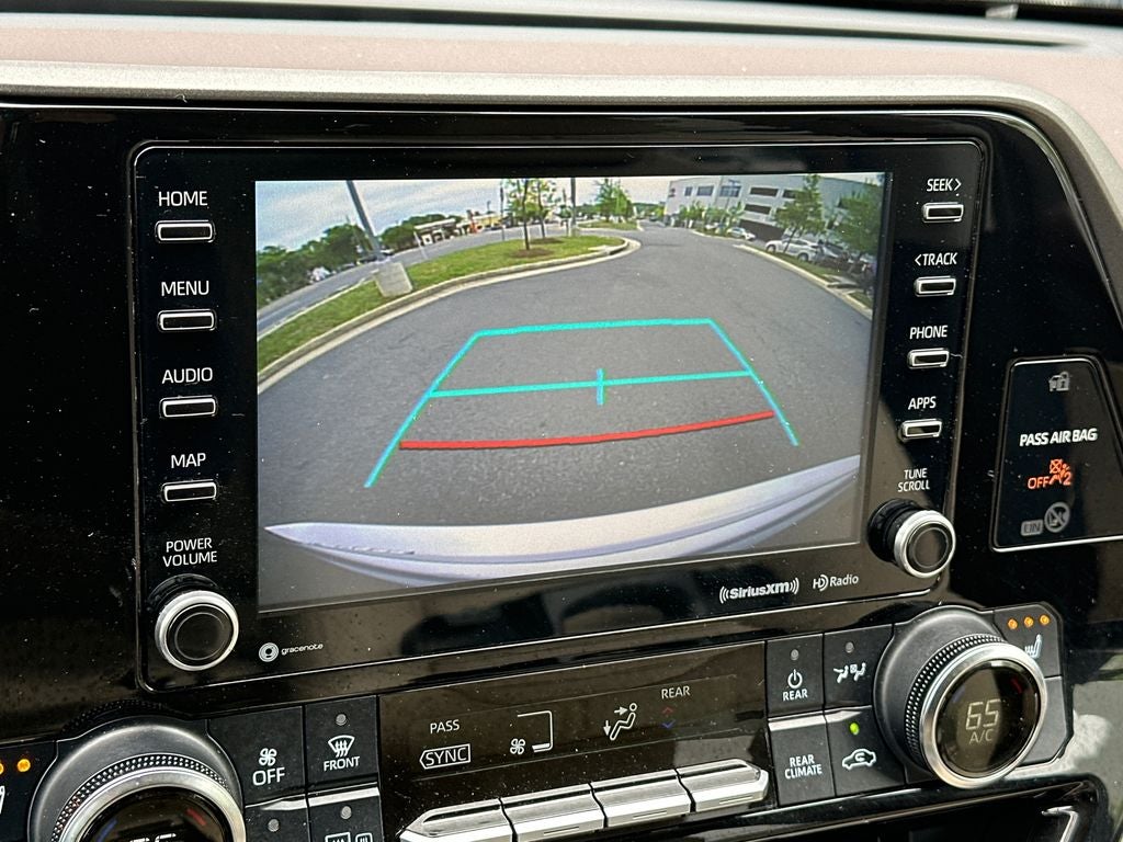 2022 Toyota Highlander Hybrid XLE