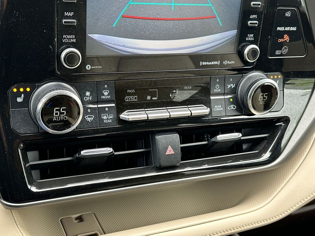 2022 Toyota Highlander Hybrid XLE