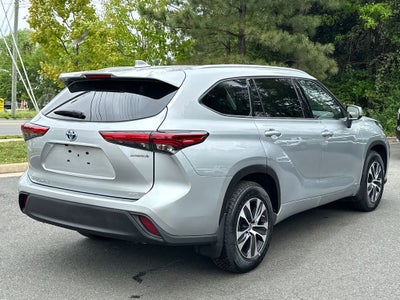 2022 Toyota Highlander Hybrid XLE
