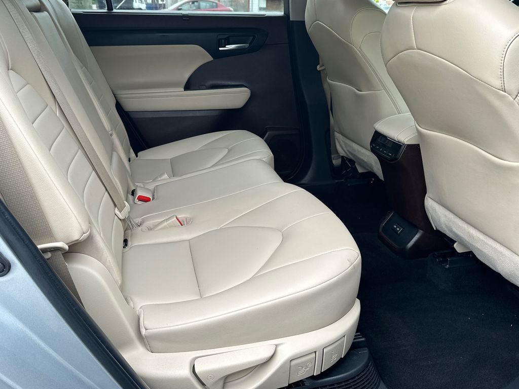 2022 Toyota Highlander Hybrid XLE