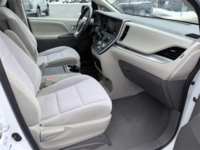 2020 Toyota Sienna LE 7 Passenger