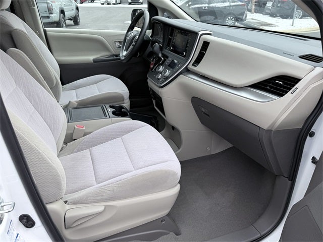2020 Toyota Sienna LE 7 Passenger