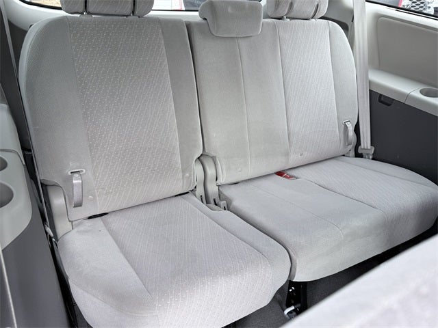 2020 Toyota Sienna LE 7 Passenger
