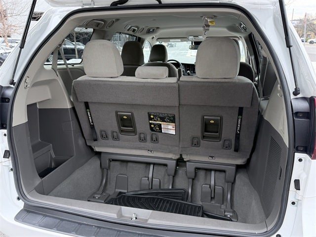 2020 Toyota Sienna LE 7 Passenger