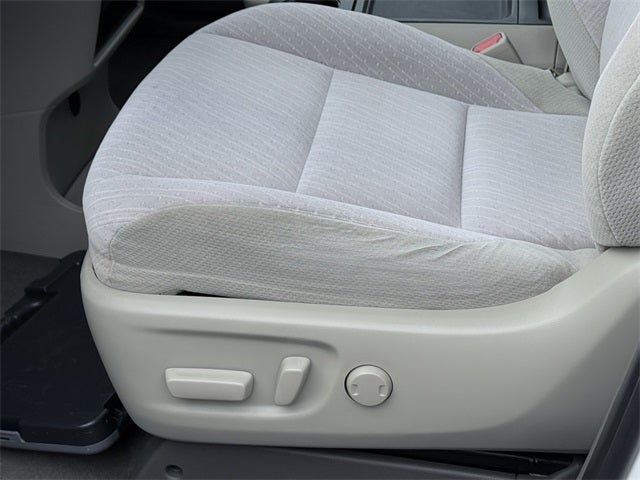 2020 Toyota Sienna LE 7 Passenger