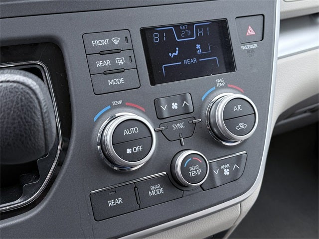 2020 Toyota Sienna LE 7 Passenger