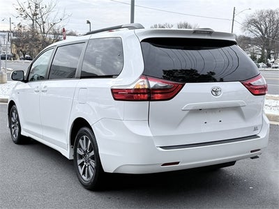 2020 Toyota Sienna LE 7 Passenger