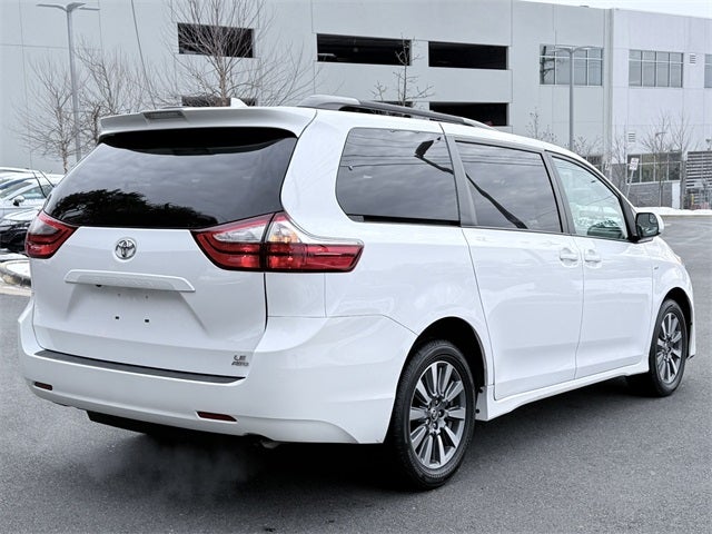 2020 Toyota Sienna LE 7 Passenger