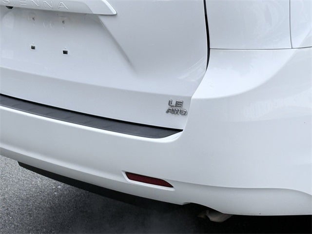 2020 Toyota Sienna LE 7 Passenger