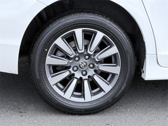 2020 Toyota Sienna LE 7 Passenger