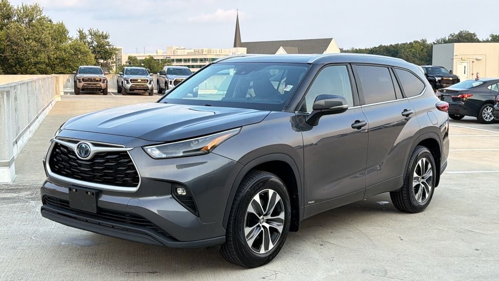 2023 Toyota Highlander Hybrid XLE