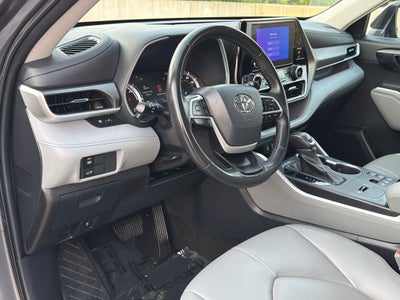 2023 Toyota Highlander Hybrid XLE