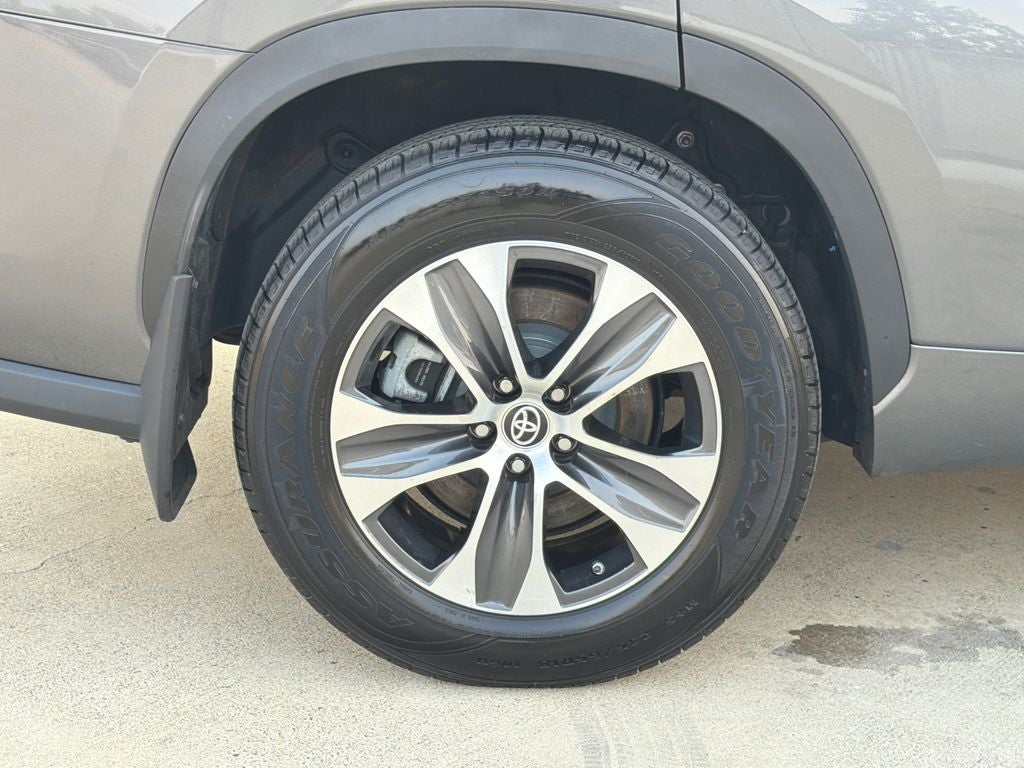 2023 Toyota Highlander Hybrid XLE