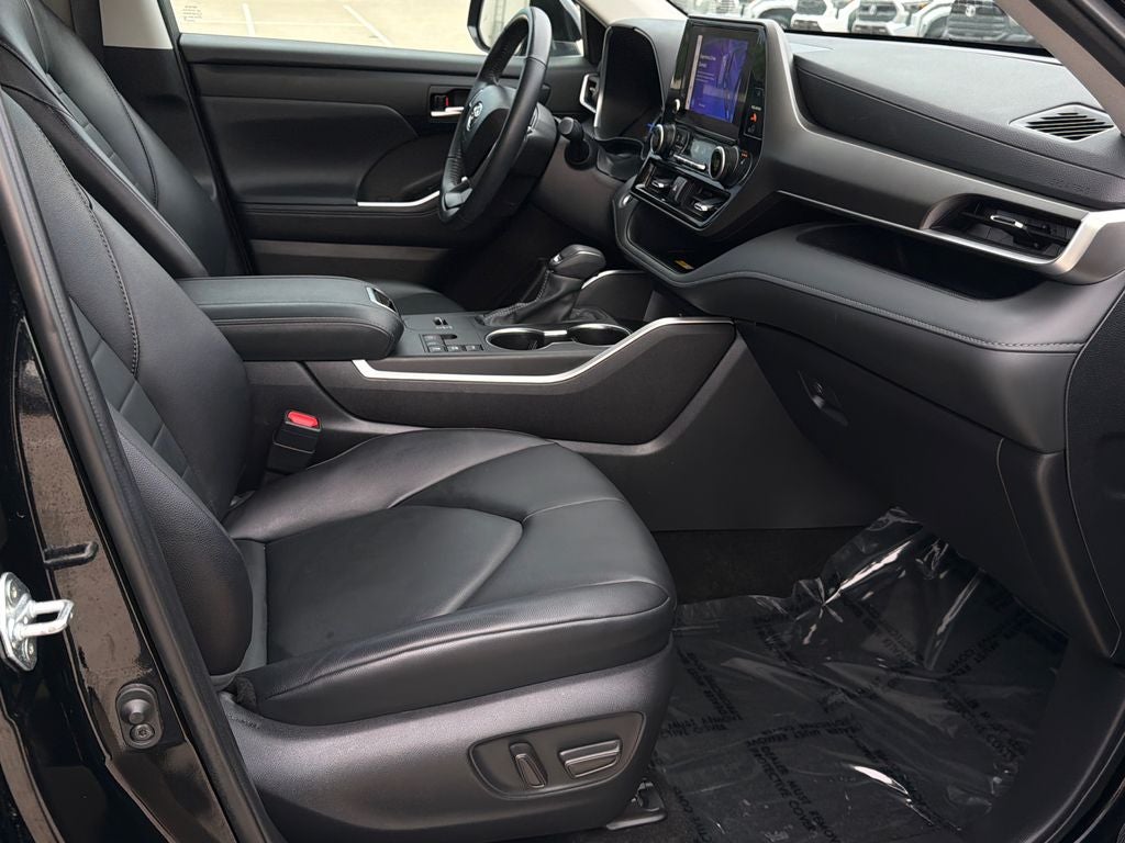 2024 Toyota Highlander Hybrid XLE