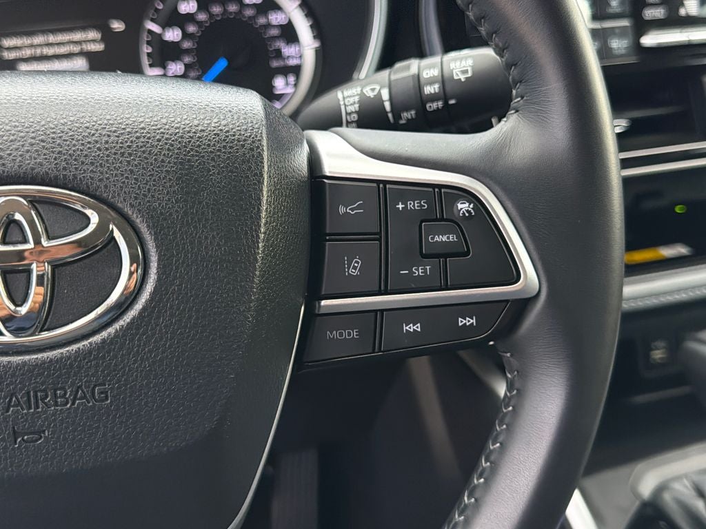 2024 Toyota Highlander Hybrid XLE