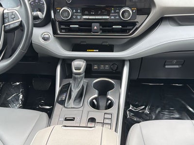 2023 Toyota Highlander Hybrid XLE
