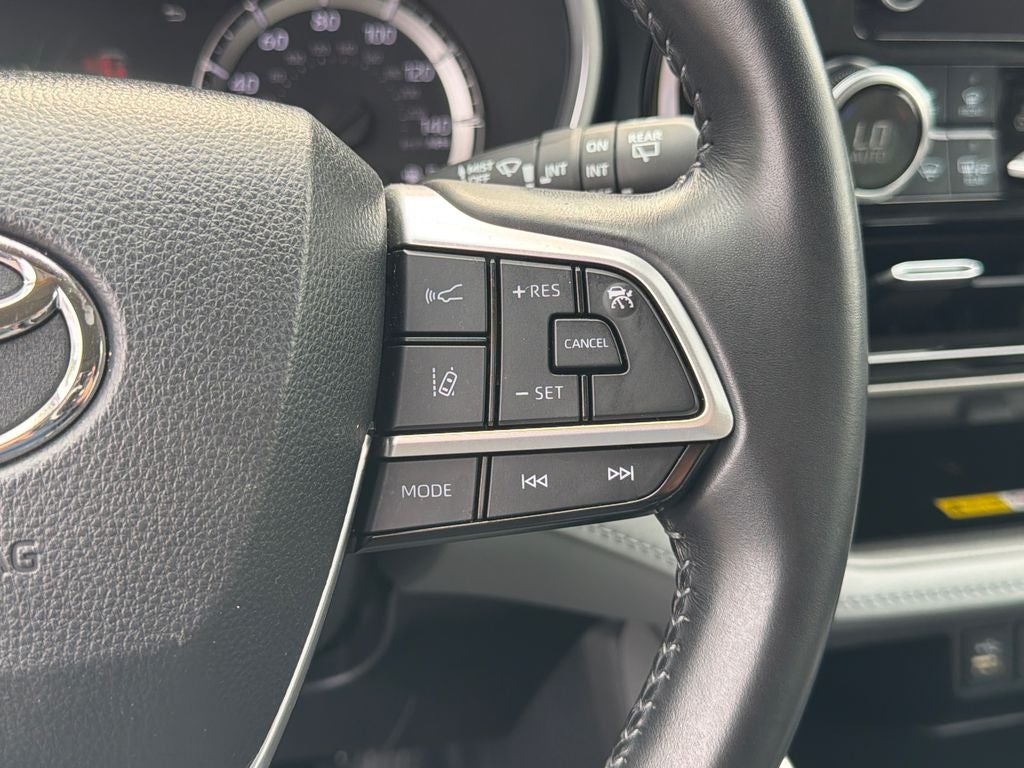 2023 Toyota Highlander Hybrid XLE