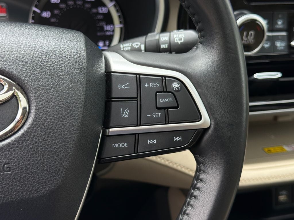2023 Toyota Highlander Hybrid XLE
